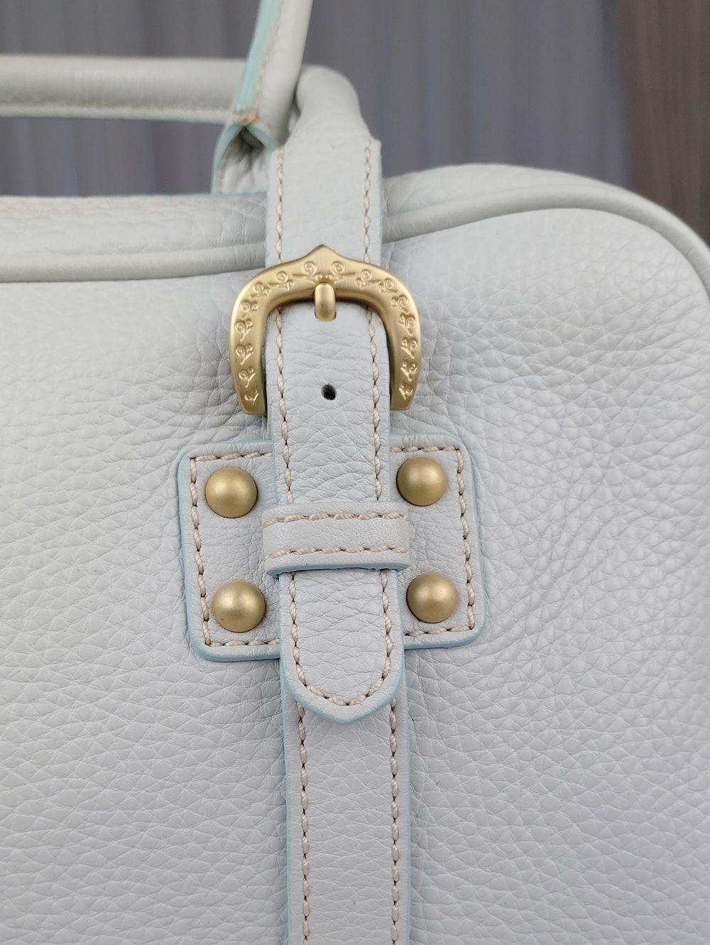 Dooney & Bourke Women's Tote Handbag. - Picture 10 of 16